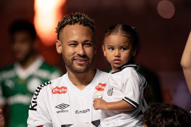 Sport Bilder des Tages Vila Belmiro SANTOS (BR), 11 15 2025 - Brazilian Championship SANTOS x PALMEIRAS - Neymar during the match between Santos and Palmeiras, valid for the 13th round of the Brazilian Championship, held at Vila Belmiro, on the night of Saturday, the 15th. (Photo: Crizam Franca Photo Premium SPP) 30930 (Crizam FranoÂßa, Crizam Franca SPP) Copyright: xCrizamxFranoÂßa,xCrizamxFrancax xSPPx spp-en-CrFrCrFr-crizam_franca_photo_premium_323919