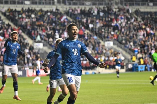 CHESTER, PA - NOVEMBER 15: Paraguay forward Alex Arce 18 celebrates his opening goal during the International Friendly, Länderspiel, Nationalmannschaft match between Paraguay Men™s national team, Nationalteam and the United States of America Men™s national team on November 15th, 2025 at Subaru Park in Chester, PA. (Photo by Terence Lewis Icon Sportswire) SOCCER: NOV 15 USA vs Paraguay EDITORIAL USE ONLY Icon251115003