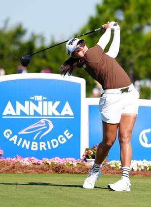 BELLEAIR, FL - NOVEMBER 15: LPGA, Golf Damen golfer Auston Kim plays her tee shot on the 4th hole during the third round of The Annika driven by Gainbridge at Pelican on November 15, 2025, at the Pelican Golf Club in Belleair, Florida. (Photo by Brian Spurlock Icon Sportswire). GOLF: NOV 15 LPGA The ANNIKA EDITORIAL USE ONLY Icon25111599