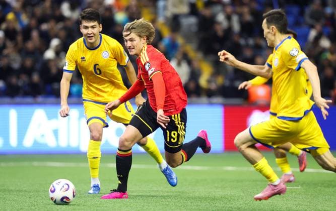 Belgium s Romeo Vermant fights for the ball during a soccer game between Kazakhstan and Belgium s Red Devils, Saturday 15 November 2025 in Astana, Kazakhstan, qualification game 7 8 for the 2026 FIFA World Cup, WM, Weltmeisterschaft, Fussball VIRGINIExLEFOUR  x141890470x