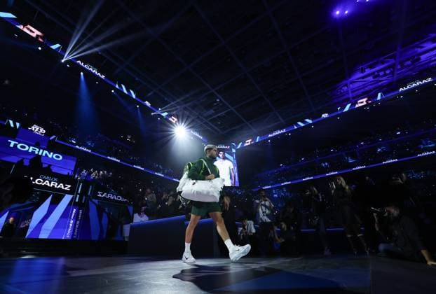 (251116) -- TURIN, Nov. 16, 2025 -- Carlos Alcaraz enters the court before the men s singles semifinal match between Carlos Alcaraz of Spain and Felix Auger-Aliassime of Canada at the ATP, Tennis Herren Finals tennis tournament in Turin, Italy, on Nov. 15, 2025. ) (SP) ITALY-TURIN-ATP FINALS-MEN S SINGLES-SEMIFINAL LixJing 