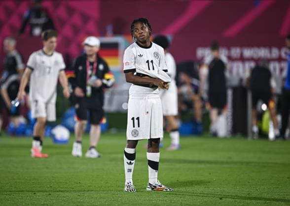 Football, Juniors U 17 World Cup 2025 Doha Qatar Round of 16 15 11 2025 Match 83 Germany 0 1Burkina Faso Disappointment Germany, after the defeat the team is eliminated from the tournament Wisdom Mike