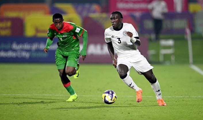 Football, Junior U 17 World Cup 2025 Doha Qatar Round of 16 15 11 2025 Match 83 Germany Burkina Faso Osman Mohamed Turay right, Germany v Haidou Diakite left, Burkina Faso