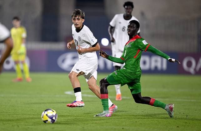 Football, Junior U 17 World Cup 2025 Doha Qatar Round of 16 15 11 2025 Match 83 Germany Burkina Faso Eba Bekir Is left, Germany against Mohamed Zongo right, Burkina Faso