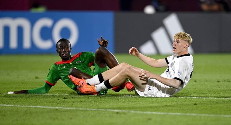 Football, Juniors U 17 World Cup 2025 Doha Qatar Round of 16 15 11 2025 Match 83 Germany Burkina Faso Lasse Eickel Germany