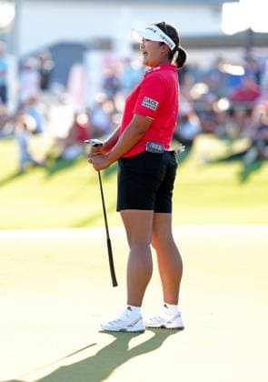 BELLEAIR, FL - NOVEMBER 15: LPGA, Golf Damen golfer Haeran Ryu putts on the 18th hole during the third round of The Annika driven by Gainbridge at Pelican on November 15, 2025, at the Pelican Golf Club in Belleair, Florida. (Photo by Brian Spurlock Icon Sportswire). GOLF: NOV 15 LPGA The ANNIKA EDITORIAL USE ONLY Icon251115135
