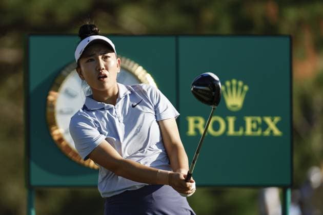 November 15, 2025, Belleair, Florida, USA: Grace Kim watches her ball fly after teeing off on the 18th hole during round three of the Annika LPGA, Golf Damen tournament on Saturday, Nov. 15, 2025 in Belleair. Belleair USA - ZUMAs70_ 20251115_zan_s70_015 Copyright: xLuisxSantanax Belleair USA - ZUMA0840 20251115_zan_s70_015 Copyright: xIMAGO LuisxSantanax