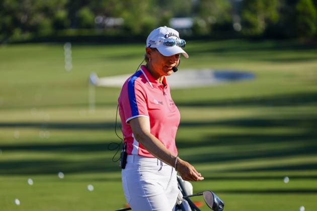 November 15, 2025, Belleair, Florida, USA: Golf legend Annika SoÂrenstam speaks to a crowd of young female golfers in a private event during round three of the Annika LPGA, Golf Damen tournament on Saturday, Nov. 15, 2025 in Belleair. Belleair USA - ZUMAs70_ 20251115_zan_s70_018 Copyright: xLuisxSantanax Belleair USA - ZUMA0840 20251115_zan_s70_018 Copyright: xIMAGO LuisxSantanax