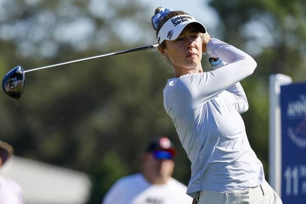 November 15, 2025, Belleair, Florida, USA: Nelly Korda tees off on the 11th hole during round three of the Annika LPGA, Golf Damen tournament on Saturday, Nov. 15, 2025 in Belleair. Belleair USA - ZUMAs70_ 20251115_zan_s70_021 Copyright: xLuisxSantanax Belleair USA - ZUMA0840 20251115_zan_s70_021 Copyright: xIMAGO LuisxSantanax