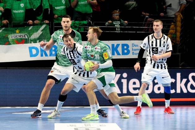 DEU, DHB, 1 HBL, Fuechse Berlin vs THW Kiel, 15 11 2025, Max Schmeling Halle, Berlin, DEU, DHB, 1 HBL, Fuechse Berlin vs THW Kiel, pictured Mathias Gidsel Fuechse Berlin 19 , Mijajlo Marsenic Fuechse Berlin 93 , Domagoj Duvnjak THW Kiel 4 nordphotoxGmbHx xEngler nph00076