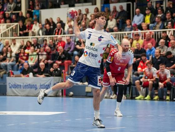 Marvin Siemer 1 VFL Potsdam, 03 on the seven-meter TuSEM Essen vs 1 VfL Potsdam, Handball, 2 Bundesliga, Matchday 11, Season 2025 2026, 15 11 2025 TuSEM Essen vs 1 VfL Potsdam, Handball, 2 Bundesliga, Matchday 11, Season 2025 2026, 15 11 2025 Essen Copyright: xEibner-Pressefoto DamianxKruczynx EP_DKI