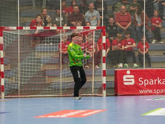 Frederik Hoeler 1 VFL Potsdam, 01 is happy about his good save TuSEM Essen vs 1 VfL Potsdam, Handball, 2 Bundesliga, Matchday 11, Season 2025 2026, 15 11 2025 TuSEM Essen vs 1 VfL Potsdam, Handball, 2 Bundesliga, Matchday 11, Season 2025 2026, 15 11 2025 Essen Copyright: xEibner-Pressefoto DamianxKruczynx EP_DKI