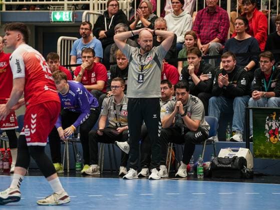 Daniel Haase TuSEM Essen, Coach is frustrated TuSEM Essen vs 1 VfL Potsdam, Handball, 2 Bundesliga, Matchday 11, Season 2025 2026, 15 11 2025 TuSEM Essen vs 1 VfL Potsdam, Handball, 2 Bundesliga, Matchday 11, Season 2025 2026, 15 11 2025 Essen Copyright: xEibner-Pressefoto DamianxKruczynx EP_DKI