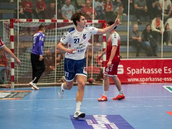 Nils Fuhrmann 1 VFL Potsdam, 27 cheers TuSEM Essen vs 1 VfL Potsdam, Handball, 2 Bundesliga, Matchday 11, Season 2025 2026, 15 11 2025 TuSEM Essen vs 1 VfL Potsdam, Handball, 2 Bundesliga, Matchday 11, Season 2025 2026, 15 11 2025 Essen Copyright: xEibner-Pressefoto DamianxKruczynx EP_DKI