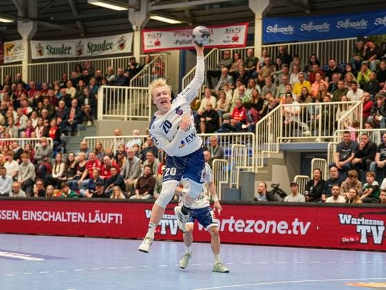 Tim Hildenbrand 1 VFL Potsdam, 20 on jump shot TuSEM Essen vs 1 VfL Potsdam, Handball, 2 Bundesliga, Matchday 11, Season 2025 2026, 15 11 2025 TuSEM Essen vs 1 VfL Potsdam, Handball, 2 Bundesliga, Matchday 11, Season 2025 2026, 15 11 2025 Essen Copyright: xEibner-Pressefoto DamianxKruczynx EP_DKI