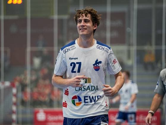 Nils Fuhrmann 1 VFL Potsdam, 27 smiles TuSEM Essen vs 1 VfL Potsdam, Handball, 2 Bundesliga, 11 Matchday, Season 2025 2026, 15 11 2025 TuSEM Essen vs 1 VfL Potsdam, Handball, 2 Bundesliga, 11 Matchday, Season 2025 2026, 15 11 2025 Essen Copyright: xEibner-Pressefoto DamianxKruczynx EP_DKI