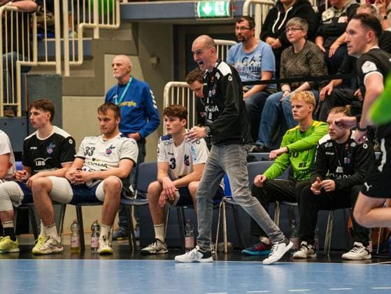 Emir Kurtagic Head Coach, 1 VFL Potsdam shouts to the players TuSEM Essen vs 1 VfL Potsdam, Handball, 2 Bundesliga, Matchday 11, Season 2025 2026, 15 11 2025 TuSEM Essen vs 1 VfL Potsdam, Handball, 2 Bundesliga, Matchday 11, Season 2025 2026, 15 11 2025 Essen Copyright: xEibner-Pressefoto DamianxKruczynx EP_DKI