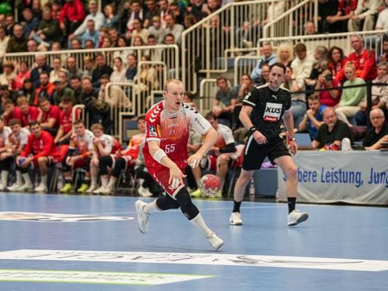 Oskar Kostuj TuSEM Essen, 55 sprinting with the ball TuSEM Essen vs 1 VfL Potsdam, Handball, 2 Bundesliga, Matchday 11, Season 2025 2026, 15 11 2025 TuSEM Essen vs 1 VfL Potsdam, Handball, 2 Bundesliga, Matchday 11, Season 2025 2026, 15 11 2025 Essen Copyright: xEibner-Pressefoto DamianxKruczynx EP_DKI