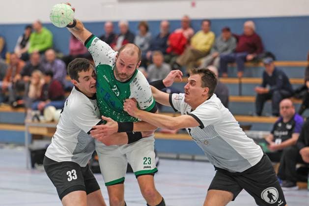 Handball OL Hessen HSG Goldstein Schwanheim HSG Linden 15 11 25, Klein, Johannes Linden , Fäth, Steffen Goldstein , Werner, Torben Linden ,
