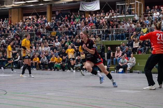 Ronja Buehler TG Nuertingen, 09 , TG Nuertingen vs HC Roedertal, Handball, 2 Bundesliga Women, 09 Matchday, Season 2025 2026, 15 11 2025, TG Nuertingen vs HC Roedertal, Handball, 2 Bundesliga Women, 09 Matchday, Season 2025 2026, 15 11 2025 Nuertingen Copyright: xEibner-Pressefoto MaxxVogelx EP_MVL