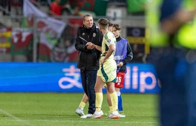 15 11 2025, Rheinpark Stadion, Vaduz, LIE, FIFA World Cup 2026 qualifier, Liechtenstein vs Wales, Group J, pictured Coach Konrad Fünfstück Liechtenstein Coach Konrad Fünfstück Liechtenstein during the FIFA World Cup 2026 qualifier group J match between Liechtenstein and Wales at the Rheinpark Stadion in Vaduz, Liechtenstein on 2025 11 15 Expa Vaduz  EP_rin