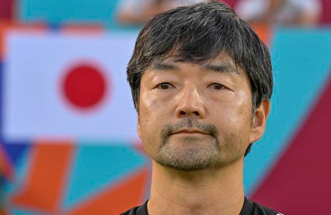 (251116) -- DOHA, Nov. 16, 2025 -- Hiroyama Nozomi, head coach of Japan, looks on before the round of 32 football match between Japan and South Africa at FIFA U17, U 17 World cup Qatar 2025 in Doha, Qatar, on Nov. 15, 2025. (Photo by Xinhua) (SP)QATAR-DOHA-FOOTBALL-FIFA U17 WORLD CUP 2025-JAPAN VS SOUTH AFRICA Nikku 