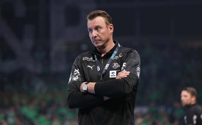 Coach Filip Jicha thoughtful Action upper body Sport Handball HBL Bundesliga Men 12 Matchday Season 2025 2026 15 11 2025 Füchse Berlin vs THW Kiel