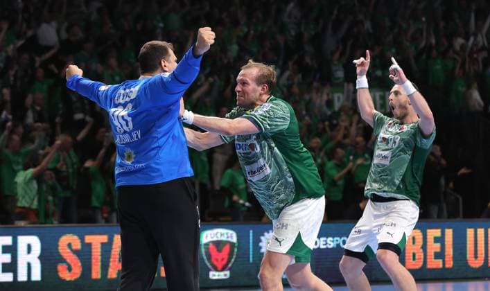 Goalkeeper Dejan Milosavljev, Max Darj, Mijajlo Marsenic cheering after the end of the match Joy Emotion Cheering Final cheer Sport Handball HBL Bundesliga Men 12 Matchday Season 2025 2026 15 11 2025 Füchse Berlin vs THW Kiel