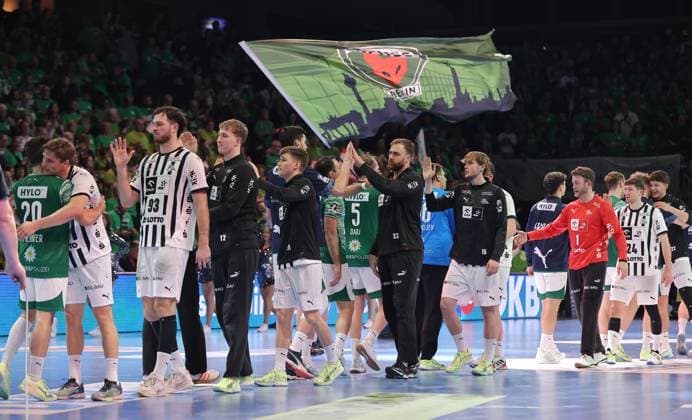 Kiel team disappointed claps off with Füchse Berlin Sport Handball HBL Bundesliga Herren 12 Spieltag Saison 2025 2026 15 11 2025 Füchse Berlin vs THW Kiel