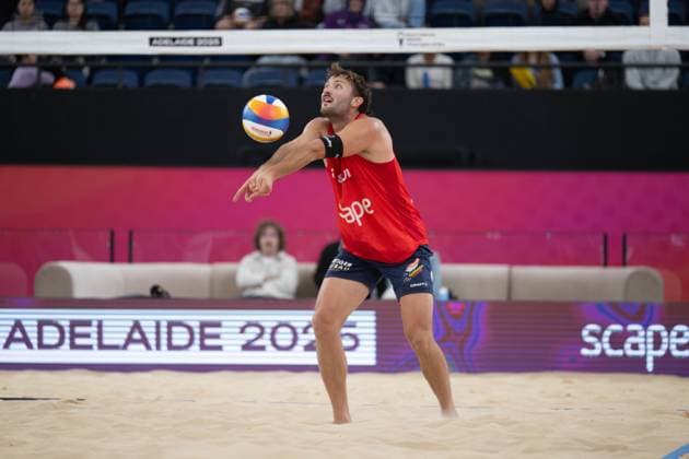 Beach Volleyball World Championships Adelaide, Australia 16 11 2025 ADELAIDE, AUSTRALIA NOVEMBER 16 Leo Dillier Player 2, SUI during the Beach Volleyball World Championships at Adelaide on November 16, 2025 in Adelaide, Australia Copyright: xBEAUTIFULxSPORTS PeterxWeberx