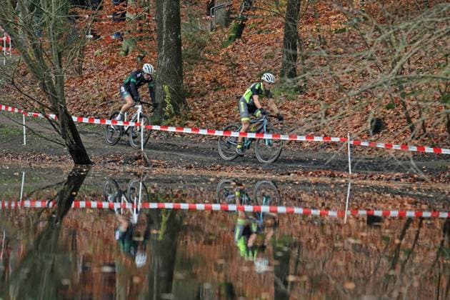 Stevens Cyclo Cross Cup elite field, masters and juniors on the Am Butterberg course in Elmshorn