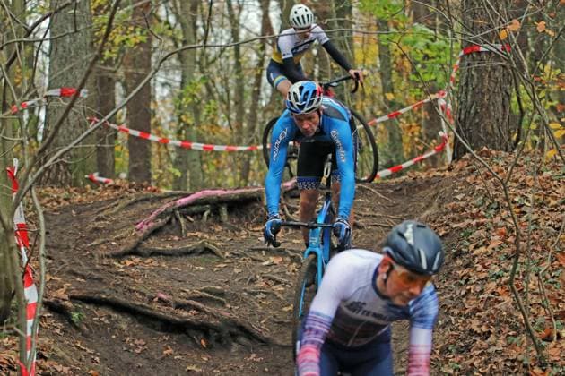 Stevens Cyclo Cross Cup elite field, masters and juniors on the Am Butterberg course in Elmshorn
