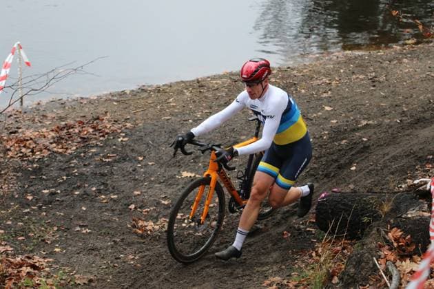Stevens Cyclo Cross Cup elite field, masters and juniors on the Am Butterberg course in Elmshorn