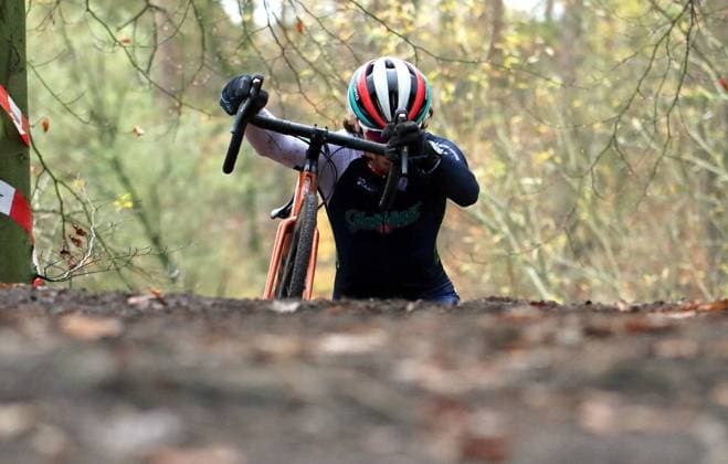 Stevens Cyclo Cross Cup elite field, masters and juniors on the Am Butterberg course in Elmshorn