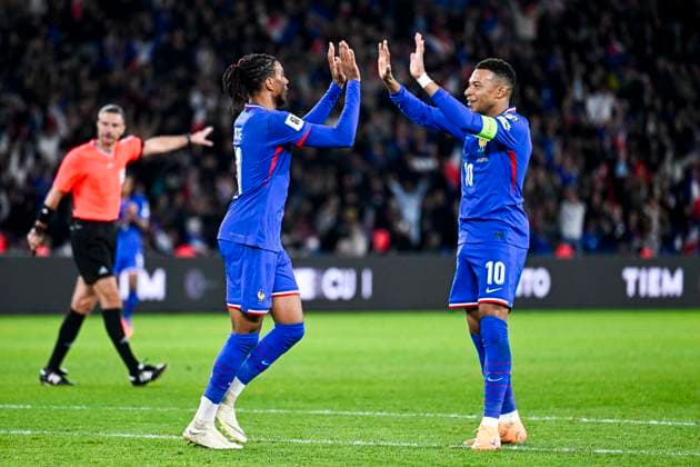 France Ukraine Kylian Mbappe and Michael Olise during the FIFA World Cup, WM, Weltmeisterschaft, Fussball 2026, Qualifiers, Group D football match between France and Ukraine on November 13, 2025 at Parc des Princes stadium in Paris, France. Photo by Victor Joly ABACAPRESS.COM Paris France  Copyright: xJolyxVictor ABACAx