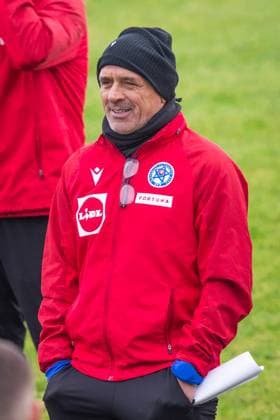 GERMANY SLOVAKIA national team, Nationalteam TRAINING Head coach of Slovakia Francesco Calzona during training ahead of European qualifier of FIFA World Cup, WM, Weltmeisterschaft, Fussball 2026 football match between Slovakia and Germany. Senec, Slovakia, November 16, 2025. Copyright: xx 080A8904