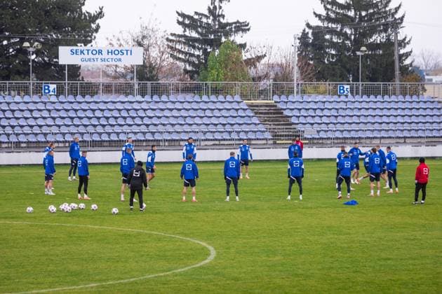 GERMANY SLOVAKIA national team, Nationalteam TRAINING Players of Slovakia during training ahead of European qualifier of FIFA World Cup, WM, Weltmeisterschaft, Fussball 2026 football match between Slovakia and Germany. Senec, Slovakia, November 16, 2025. Copyright: xx 080A9098