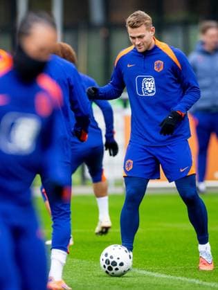 ZEIST - Matthijs de Ligt during the Dutch national football team s training session at the KNVB Campus, ahead of the World Cup qualifier against Lithuania. ANP IRIS VAN DEN BROEK xVIxANPxSportx xxANPxIVx 542244018 originalFilename: 542244018.jpg