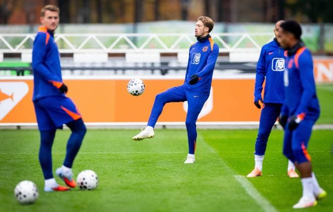 ZEIST - Luciano Valente during the Dutch national football team s training session at the KNVB Campus, ahead of the World Cup qualifier against Lithuania. ANP IRIS VAN DEN BROEK xVIxANPxSportx xxANPxIVx 542244197 originalFilename: 542244197.jpg