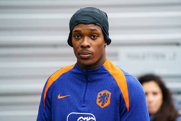 2025-11-16 Training session of the Netherlands national team, Nationalteam ZEIST, NETHERLANDS - NOVEMBER 16: Emanuel Emegha of Netherlands looks on during the Training session of the Netherlands national team at KNVB Campus on November 16, 2025 in Zeist, Netherlands. Zeist KNVB Campus Netherlands Content not available for redistribution in The Netherlands directly or indirectly through any third parties. Copyright: xGabrielxCalvinoxAlonsox