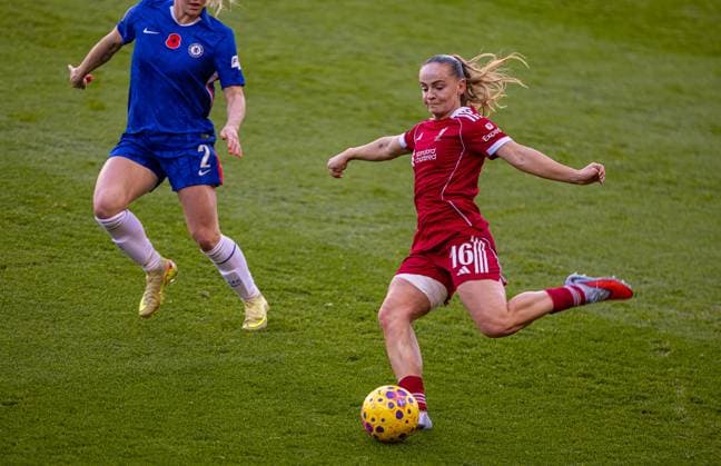 Football - FA Women™s Super League - Liverpool FC Women v Chelsea FC Women ST HELENS, ENGLAND - Sunday, November 16, 2025: Liverpool s Lily Woodham during the FA Women™s Super League match between Liverpool FC Women and Chelsea FC Women at the St Helens Stadium. (Photo by David Rawcliffe Propaganda) ST HELENS St Helens Stadium MERSEYSIDE ENGLAND  Copyright: xPropagandax P2025-11-16-Liverpool_W_Chelsea_W-14