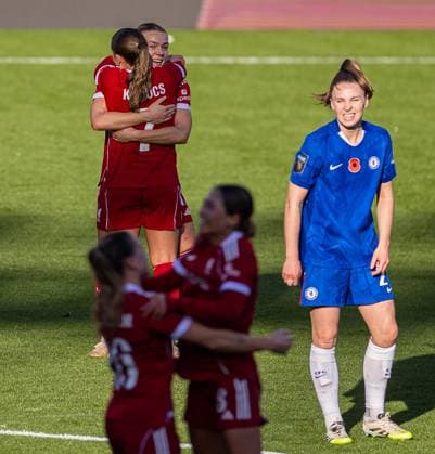 Football - FA Women™s Super League - Liverpool FC Women v Chelsea FC Women ST HELENS, ENGLAND - Sunday, November 16, 2025: Liverpool s Beata Olsson (R) celebrates with team-mate Cornelia Kapocs after scoring the first equalising goal during the FA Women™s Super League match between Liverpool FC Women and Chelsea FC Women at the St Helens Stadium. (Photo by David Rawcliffe Propaganda) ST HELENS St Helens Stadium MERSEYSIDE ENGLAND  Copyright: xPropagandax P2025-11-16-Liverpool_W_Chelsea_W-25