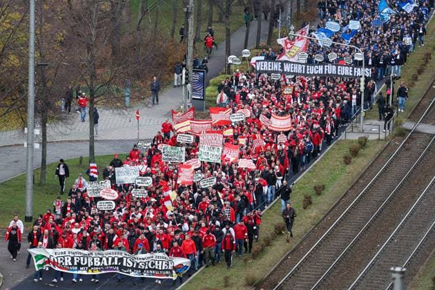 Fandemo on 16 11 2025 in Leipzig Football is safe Your statistics and our warning show Football is safe Put an end to populism Yes to fan culture Demo MH
