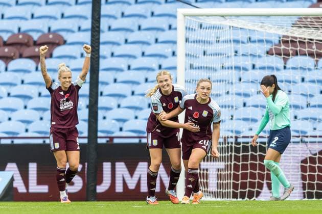 Aston Villa Women v London City Lionnesses Women s Super League 16 11 2025. GOAL scores 1-1 Aston Villa Women midfielder Kirsty Hanson (20) scores and celebrates during the Women s Super League match between Aston Villa Women and London City Lionnesses at Villa Park, Birmingham, England on 16 November 2025. Editorial use only DataCo restrictions apply See www.football-dataco.com , Copyright: xManjitxNarotrax PSI-23214-0010