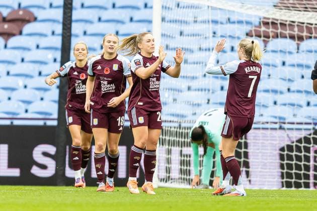 Aston Villa Women v London City Lionnesses Women s Super League 16 11 2025. GOAL scores 1-1 Aston Villa Women midfielder Kirsty Hanson (20) scores and celebrates during the Women s Super League match between Aston Villa Women and London City Lionnesses at Villa Park, Birmingham, England on 16 November 2025. Editorial use only DataCo restrictions apply See www.football-dataco.com , Copyright: xManjitxNarotrax PSI-23214-0012