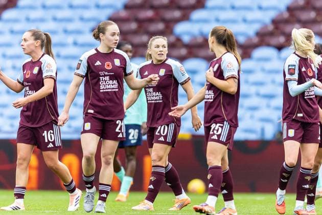 Aston Villa Women v London City Lionnesses Women s Super League 16 11 2025. GOAL scores 1-1 Aston Villa Women midfielder Kirsty Hanson (20) scores and celebrates during the Women s Super League match between Aston Villa Women and London City Lionnesses at Villa Park, Birmingham, England on 16 November 2025. Editorial use only DataCo restrictions apply See www.football-dataco.com , Copyright: xManjitxNarotrax PSI-23214-0013