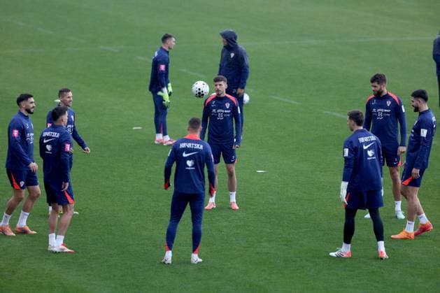 Training session of Croatia National football Team Players warm up during Croatia training session ahead FIFA World Cup, WM, Weltmeisterschaft, Fussball qualifier match between Croatia and Montenegro at HNK Rijeka Stadium on November 16, 2025 in Rijeka, Croatia. Croatia will play against Montenegro on November 17.  NelxPavletic PIXSELL