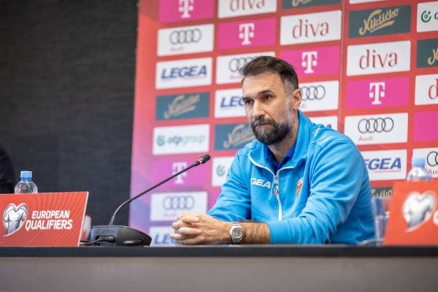 press conference, PK, Pressekonferenz of Montenegro National Football Team Head coach Mirko Vucinic speaks during the press conference on November 16, 2025 in Podgorica, Montenegro, ahead of the FIFA World Cup, WM, Weltmeisterschaft, Fussball 2026 qualifier match against Croatia. The football match between Montenegro and Croatia is on November 17.  StefanxIvanovic PIXSELL