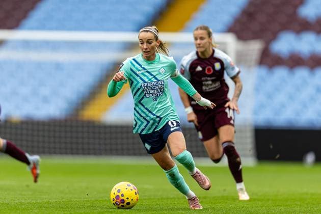 Aston Villa Women v London City Lionnesses Women s Super League 16 11 2025. London City Lionesses forward Kosovare Asllani (9) runs forward with ball during the Women s Super League match between Aston Villa Women and London City Lionnesses at Villa Park, Birmingham, England on 16 November 2025. Editorial use only DataCo restrictions apply See www.football-dataco.com , Copyright: xManjitxNarotrax PSI-23214-0019