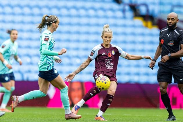 Aston Villa Women v London City Lionnesses Women s Super League 16 11 2025. Aston Villa Women forward Rachel Daly (9) controls ball during the Women s Super League match between Aston Villa Women and London City Lionnesses at Villa Park, Birmingham, England on 16 November 2025. Editorial use only DataCo restrictions apply See www.football-dataco.com , Copyright: xManjitxNarotrax PSI-23214-0020